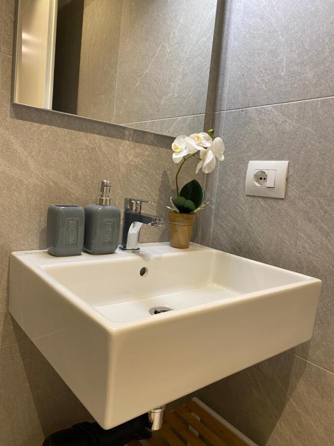 Living Studio Apartments Тирана Екстер'єр фото