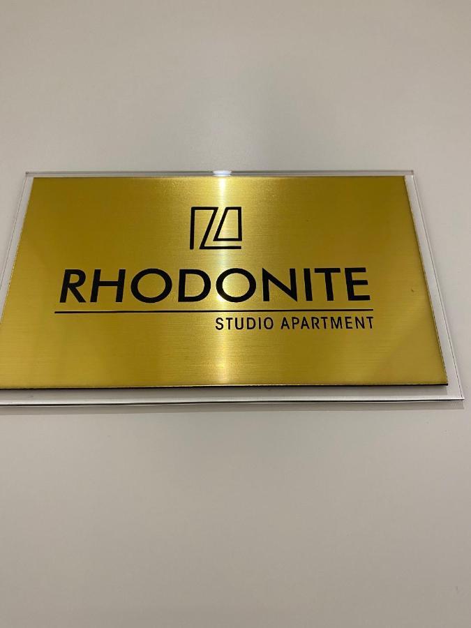 Living Studio Apartments Тирана Екстер'єр фото
