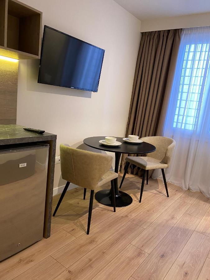 Living Studio Apartments Тирана Екстер'єр фото