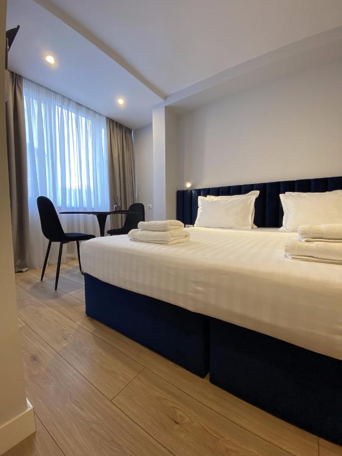 Living Studio Apartments Тирана Екстер'єр фото