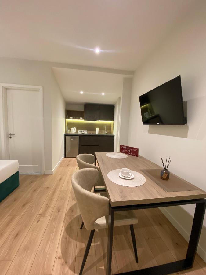 Living Studio Apartments Тирана Екстер'єр фото