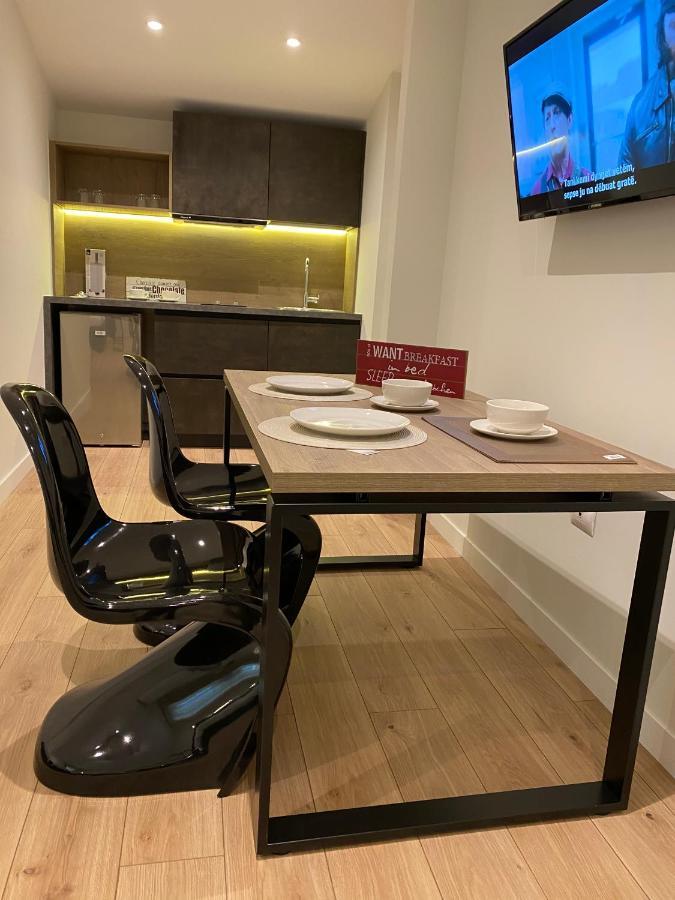 Living Studio Apartments Тирана Екстер'єр фото