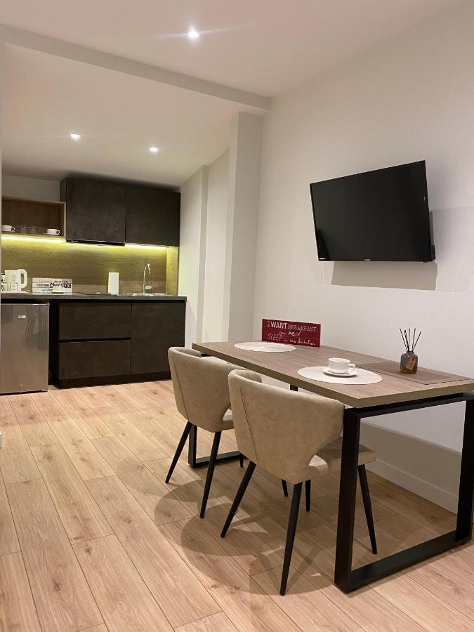 Living Studio Apartments Тирана Екстер'єр фото
