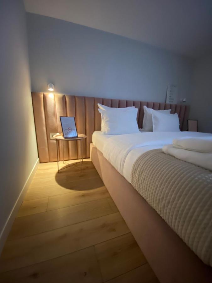 Living Studio Apartments Тирана Екстер'єр фото