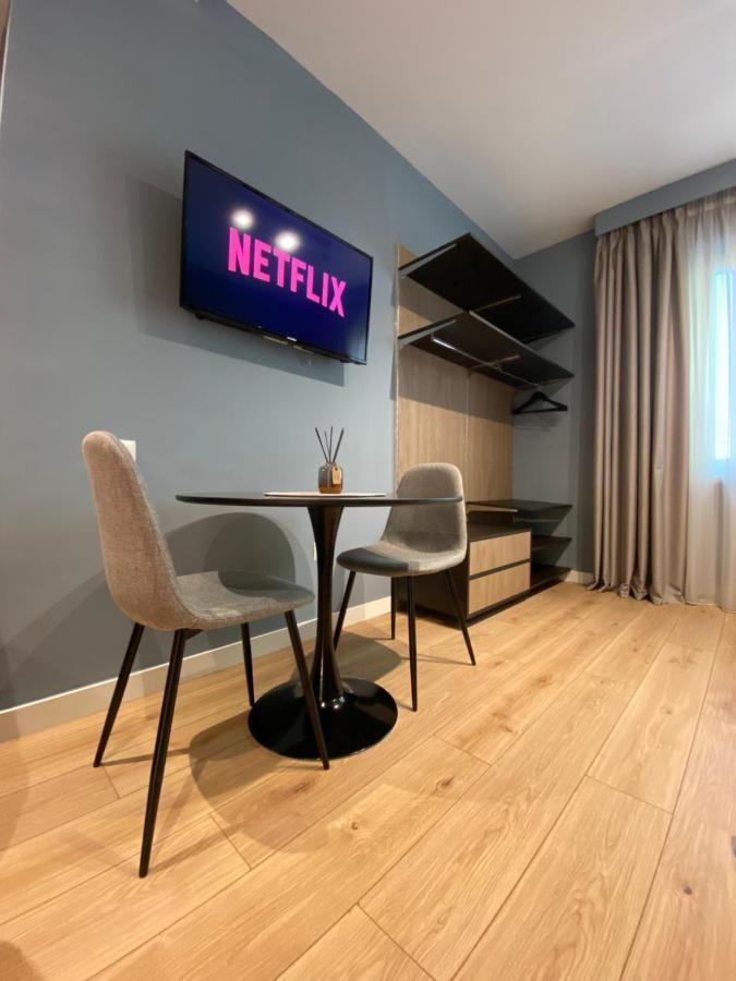 Living Studio Apartments Тирана Екстер'єр фото